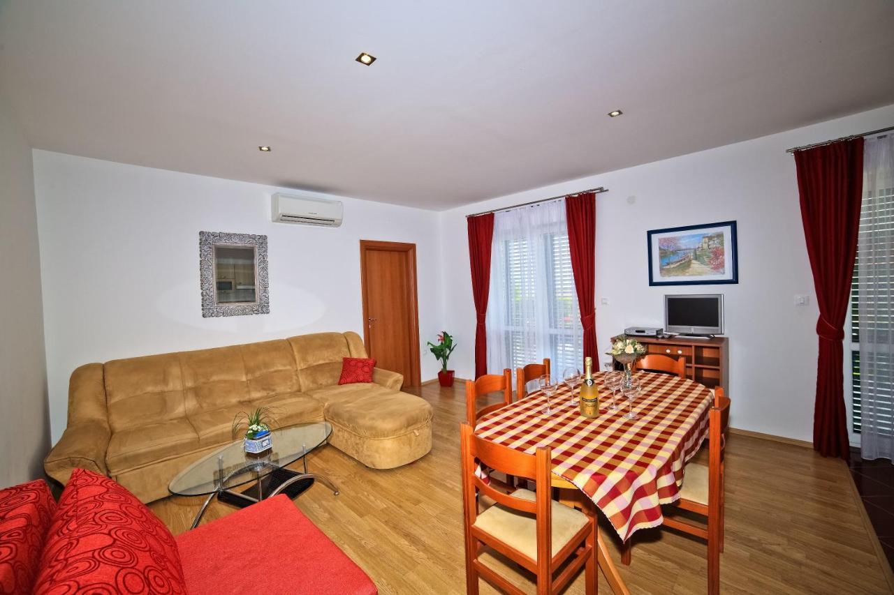 Apartments Bozikovic Podstrana Szoba fotó