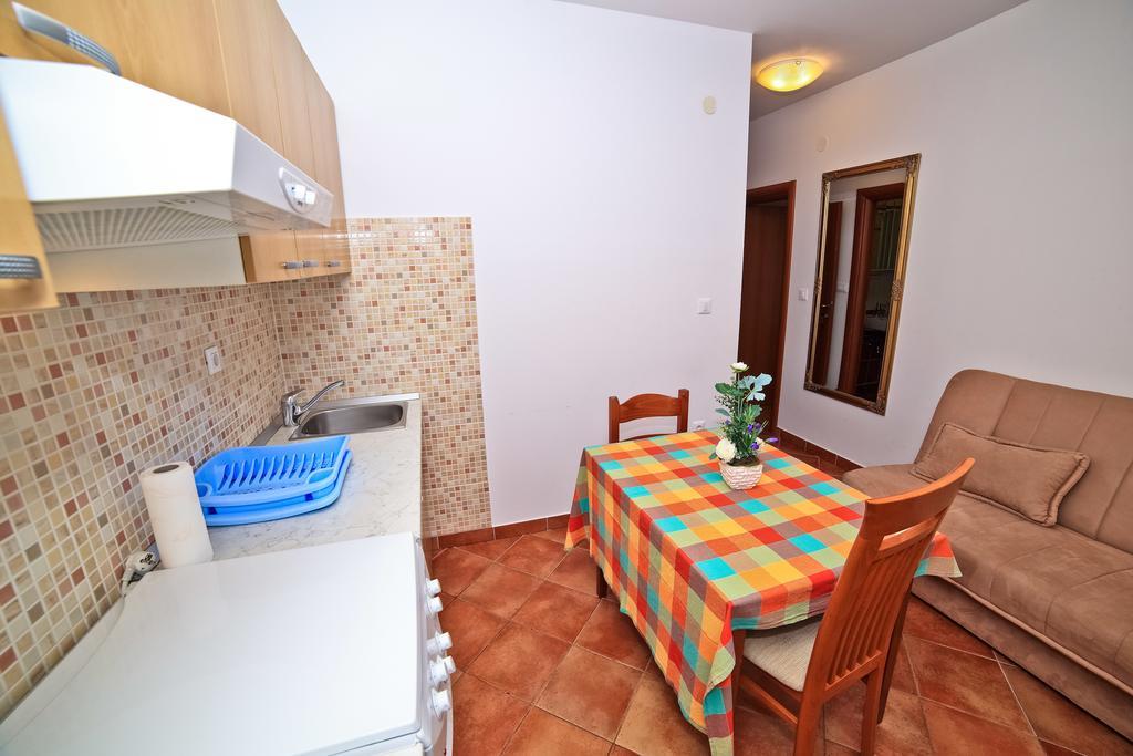 Apartments Bozikovic Podstrana Szoba fotó