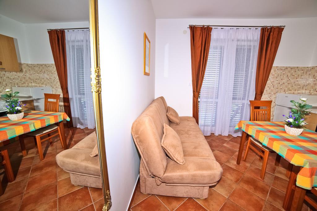 Apartments Bozikovic Podstrana Szoba fotó