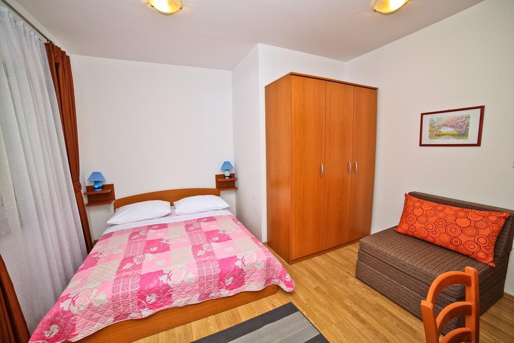 Apartments Bozikovic Podstrana Szoba fotó